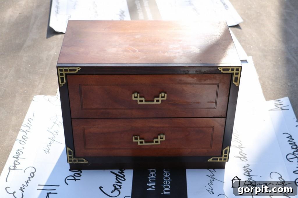 Classic Campaign Nightstand Glow-Up 2 BEAUTIFUL Campaign bedside table makeover! This blogger scored an entire furniture set for a bargain and gave it new life with some paint and TLC.
