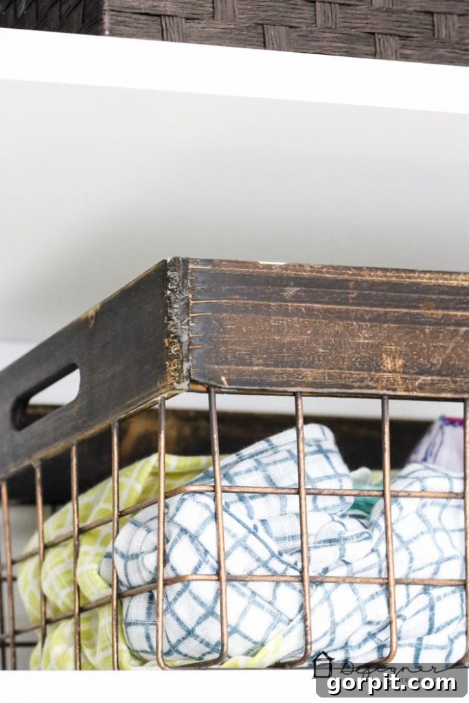 Falling for My DIY Dream Closet 19 WOW! This DIY closet system reveal is seriously amazing. It's beautiful and seems easy to install and affordable. Now I just need to convince the hubby :)
