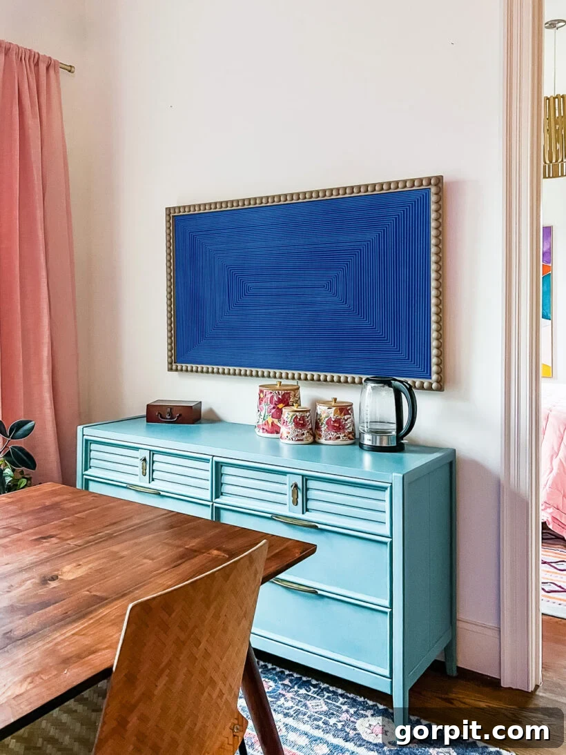 close up of finished diy bobbin tv frame