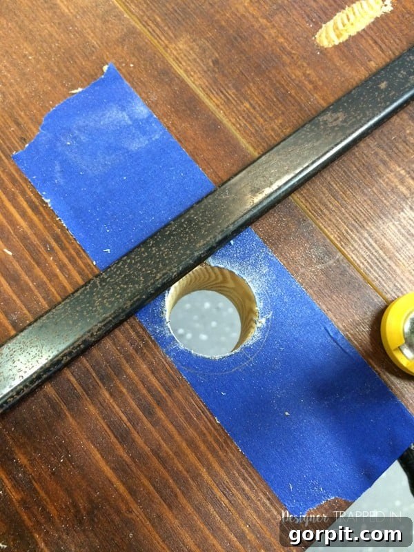 Aligning and securing bottom pipe flanges for shelf stability
