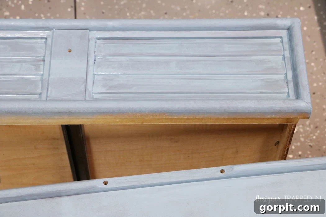 FINALLY a tutorial to show you how to paint a dresser the correct way with the best products for the job! #spon